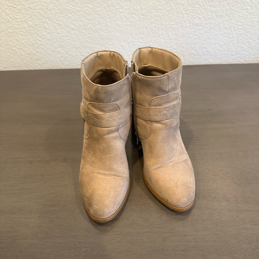 Forever 21 boots - Picture 2 of 6